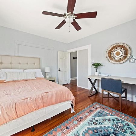 Cozy Up In 5Br Apt Near Charming Oak Square 보스톤 외부 사진