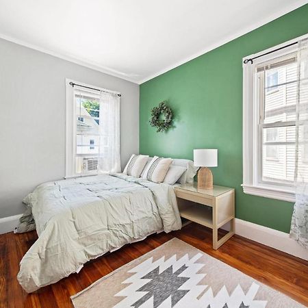 Cozy Up In 5Br Apt Near Charming Oak Square 보스톤 외부 사진