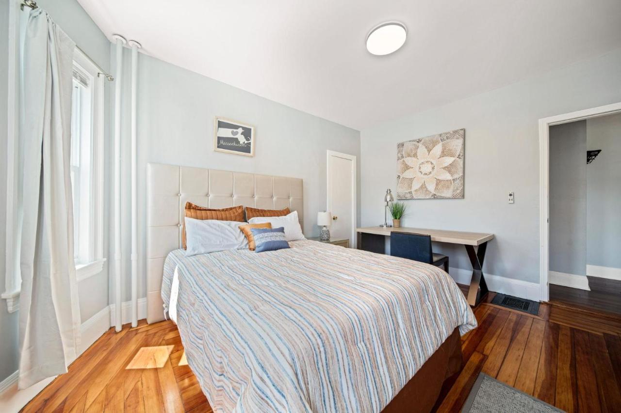 Cozy Up In 5Br Apt Near Charming Oak Square 보스톤 외부 사진