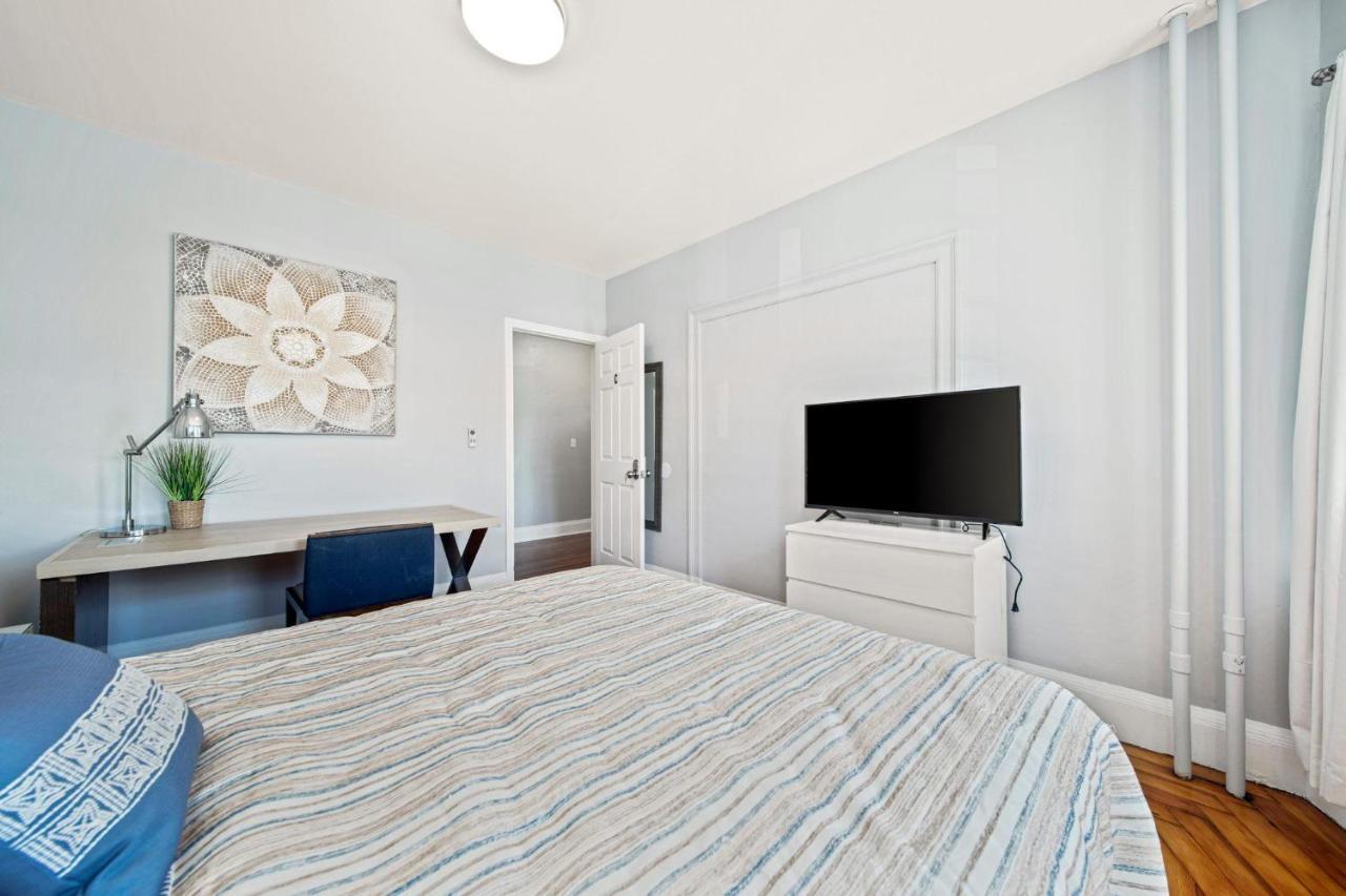Cozy Up In 5Br Apt Near Charming Oak Square 보스톤 외부 사진