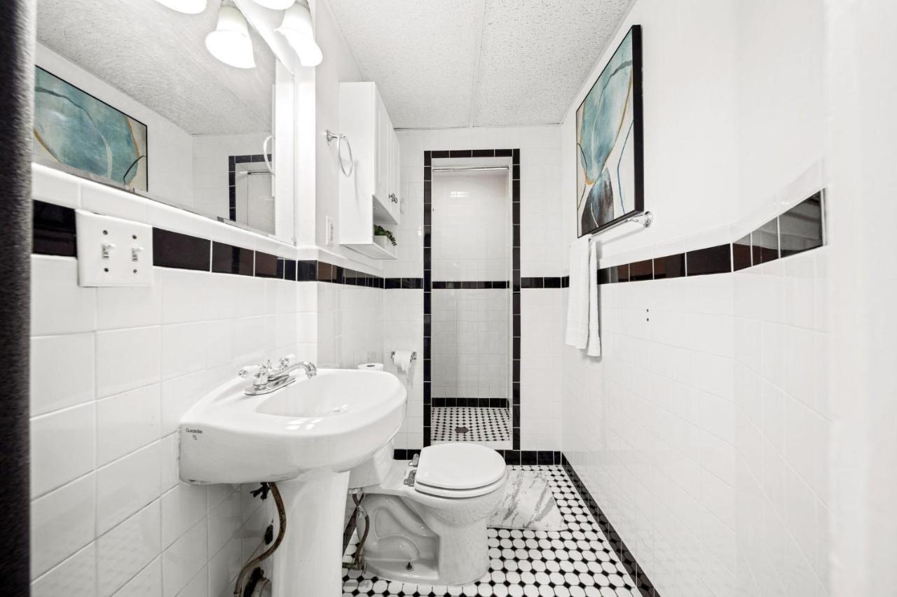 Cozy Up In 5Br Apt Near Charming Oak Square 보스톤 외부 사진