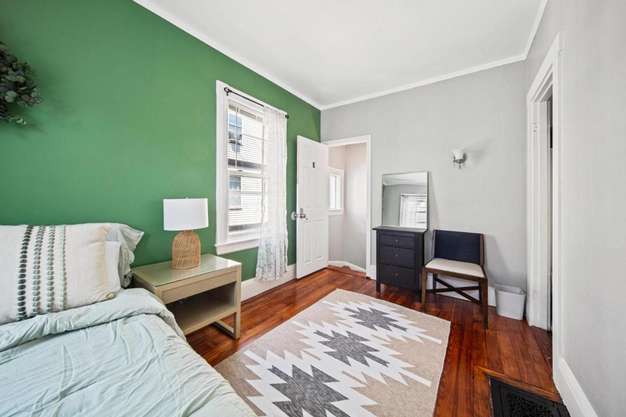Cozy Up In 5Br Apt Near Charming Oak Square 보스톤 외부 사진