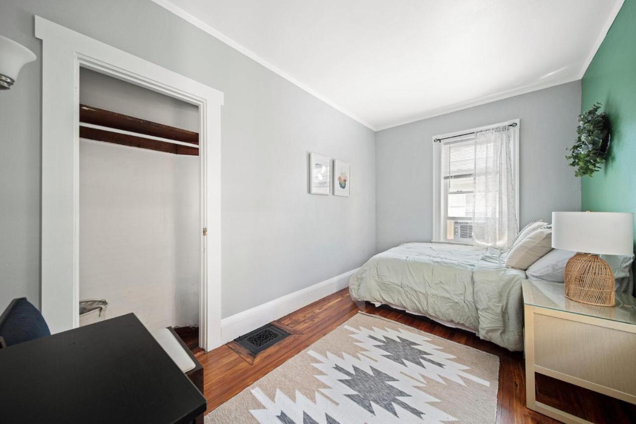 Cozy Up In 5Br Apt Near Charming Oak Square 보스톤 외부 사진