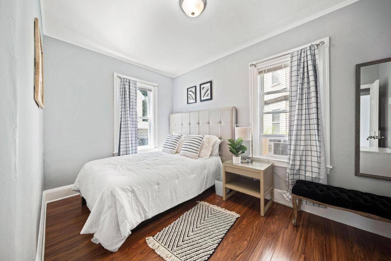 Cozy Up In 5Br Apt Near Charming Oak Square 보스톤 외부 사진
