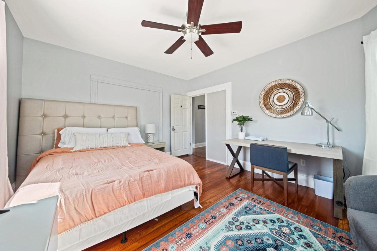 Cozy Up In 5Br Apt Near Charming Oak Square 보스톤 외부 사진